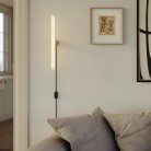 Lampe mit Stecker, Metallfinish und linearer LED S14d-Lampe