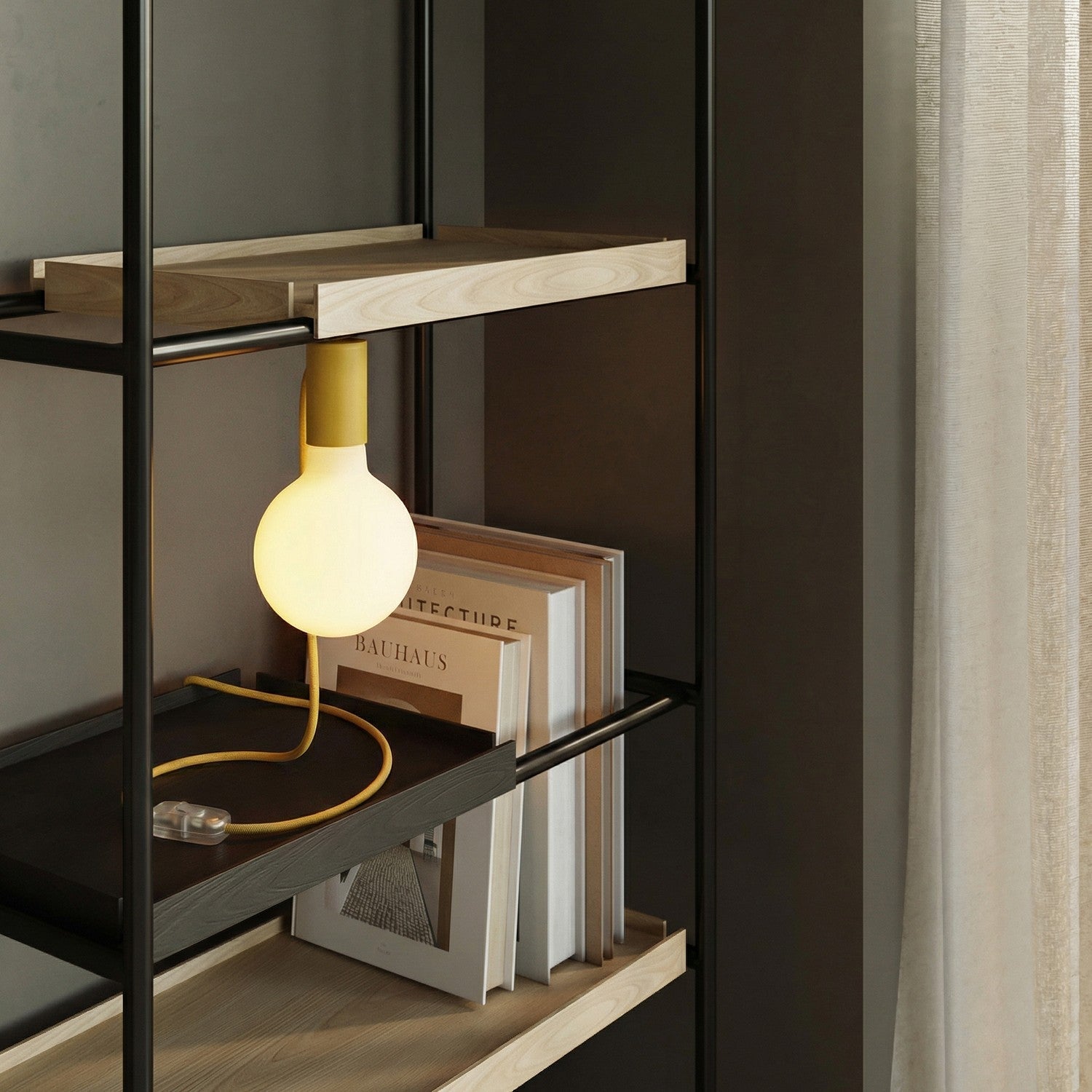 Lampada magnetica plug-in con attacco E27 e spina UK - Giallo