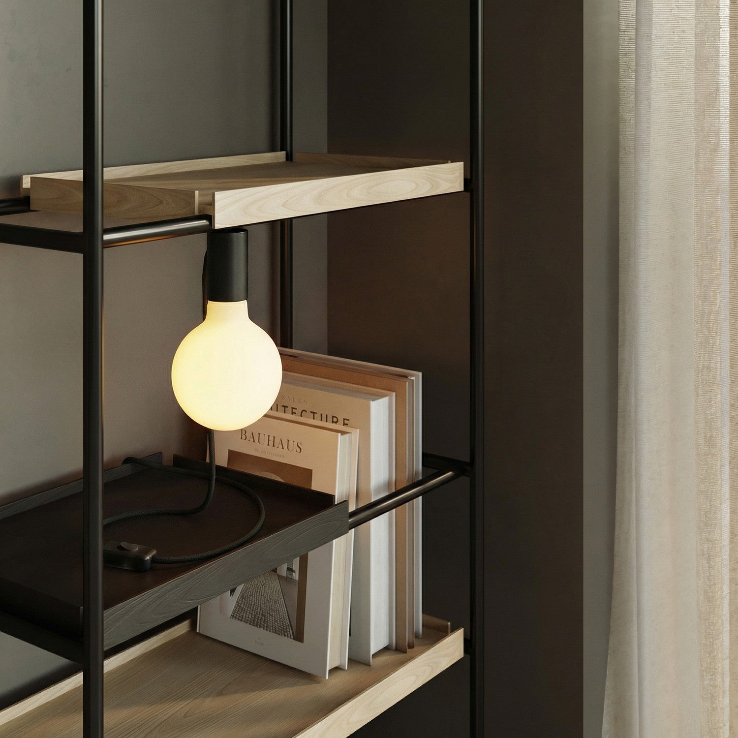 Lampada magnetica plug-in con attacco E27 e spina UK - Nero