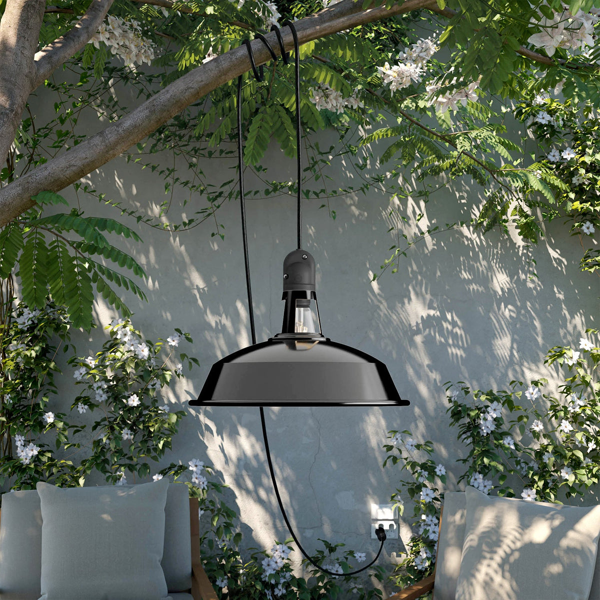 Vintage-Outdoorlampe IP65 mit Lampenschirm – Schwarz